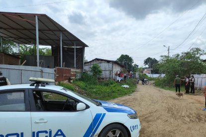 Los gendarmes se desplegaron por las vías aledañas.