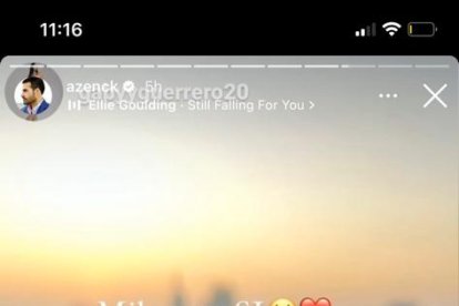 La primera foto del compromiso fue publicada por Allan.