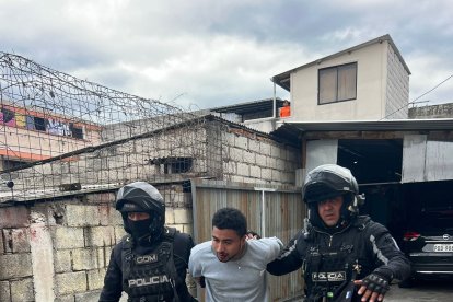 Un reo fue recapturado tras los desmanes en la cárcel de Quito.