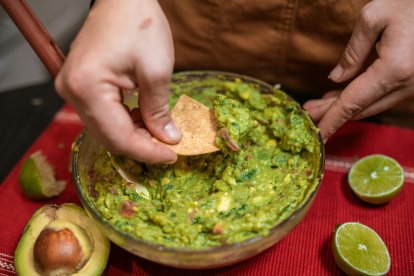 Uno de los platos más famosos es el guacamole.