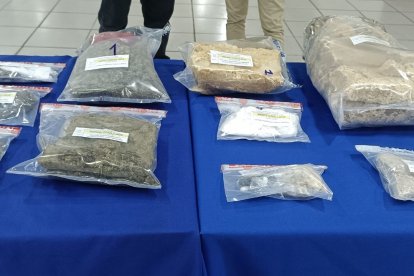 Lo decomisado a los detenidos.