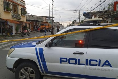 Policías acordonaron el sector donde se registró el hecho.