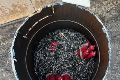 Los terroristas utilizan otros elementos en las bombas para causar más daño en la detonación.