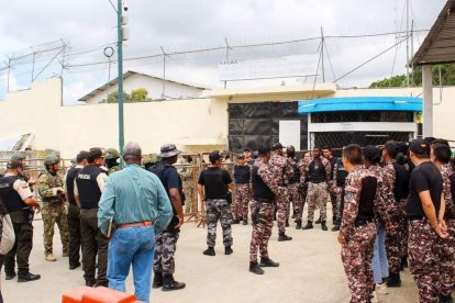 La tarde del sábado se liberó a los trabajadores penitenciarios retenidos en la CPL Esmeraldas.