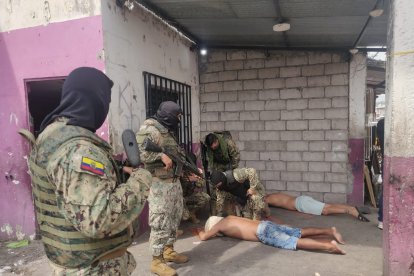 En el operativo se detuvo a varios sospechosos.