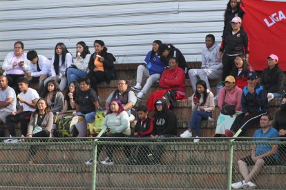 Buena cantidad de aficionados se dieron cita en el estadio de Carcelén.