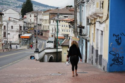 Lucía dice que apenas logra conseguir un cliente al día. Antes atendía a más de cuatro.
