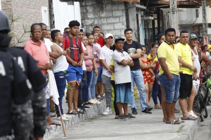 Familiares de los internos en el centro de rehabilitación reclamaron porque se los había detenido.