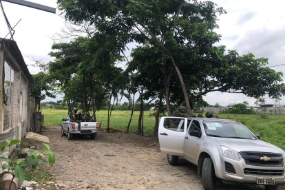 Unos vinceños aplauden la labor de los militares y piden que sigan en el cantón.