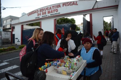 El comercio también aprovechaba el retorno a aulas.