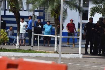 Los aprehendidos tienen a su haber delitos como robo y extorsión.