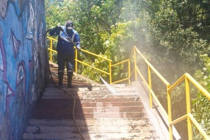 El personal de Emaseo tomó en cuenta el pedido de los moradores y llegó con todos los ‘juguetes’.