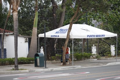 En 2021 se implementó el plan Punto Seguro de la Policía Nacional, cuya carpa también está abandonada junto al retén.