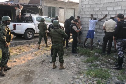 Los controles en Orellana dejaron como resultados a personas detenidas por actividades ilícitas.