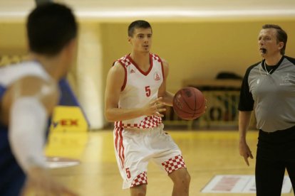 Luka Klarica jugaba de base en el Split, de Croacia.