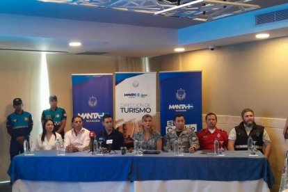 La alcaldesa de Manta anunció a los artistas internacionales para el Carnaval.