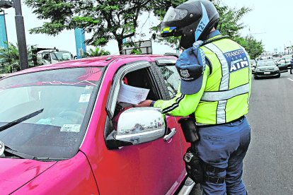 Los operativos se realizan a diario en Guayaquil, las denuncias también son constantes.