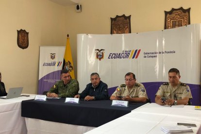 La reunión de la mesa de seguridad  se desarrolló en la Gobernación de Cotopaxi.
