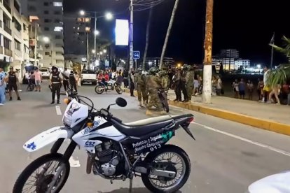 Policías llegaron cuando se reportó la emergencia.