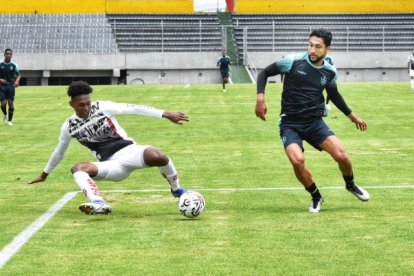 Los orientales entrenan de cara a su debut en la Copa Libertadores.
