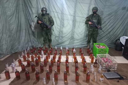 Las fuerzas del orden hallaron licor en la cárcel de Cotopaxi.