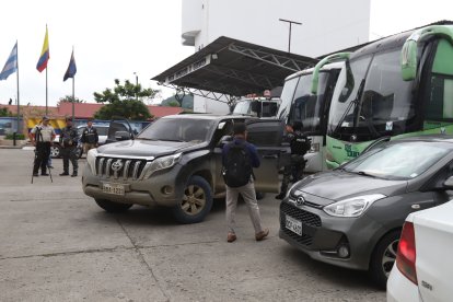 Este vehículo Toyota con placa clonada fue hallado en poder del detenido.