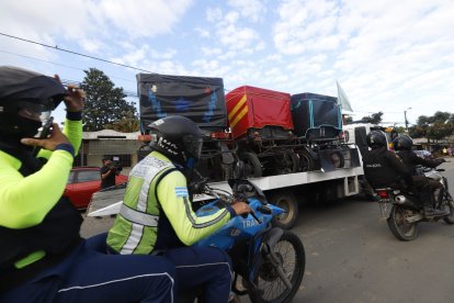 La Policía actuó en Pascuales con las tricimotos.