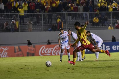 El momento del penal de Medina.