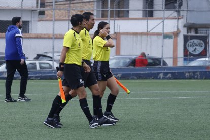 Árbitros profesionales dirigieron en las finales de La Vicentina.