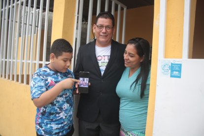 Olivar Mendoza ahora comparte con su familia el feriado de Carnaval. Está retirado de los juegos alocados.