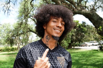 El Choclo Quintero muestra el tatuaje de la Copa Sudamericana.