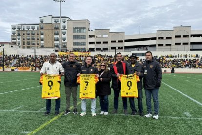 Carlos Muñoz y su madre Violeta, Javier Angulo y Lupo Quiñónez fueron homenajeados.