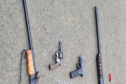 Dos escopetas constan entre las evidencias decomisadas durante el rescate del empresario.