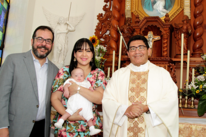 José María y sus padres, el día de su bautizo.