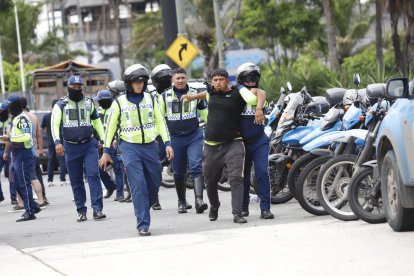 Una persona fue detenida durante los operativos.