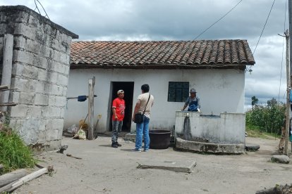 Un pariente de la implicada (camiseta roja) contó un poco del caso.