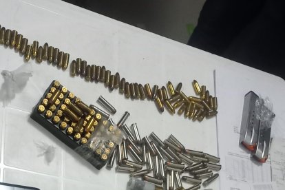 Las evidencias halladas en poder de los detenidos.