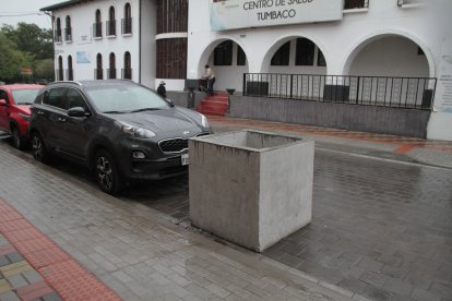 En el recorrido que hizo EXTRA encontró una maceta sobre la calle también.