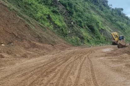 En el kilómetro 90 de la vía Cuenca- Molleturo se construirá un muro de contención al pie del talud.