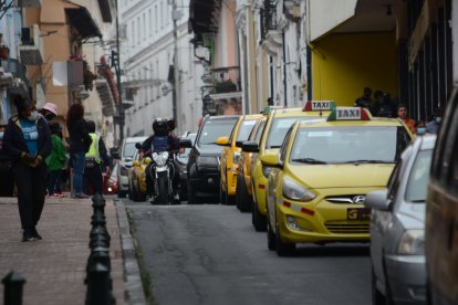 Uno de los objetivos del contraflujo vehicular en Quito es reducir la congestión que se registra en diferentes sitios de la urbe.