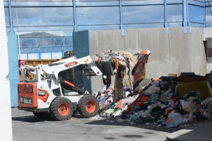 Algunas irregularidades fueron destruidas.