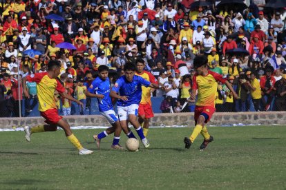 El partido entre Pomasqui y La Merced terminó igualado sin goles y el título se definió en penales.