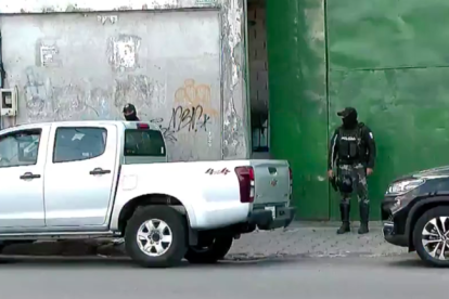 Este es el sitio donde un taller era utilizado para guardar vehículos robados.