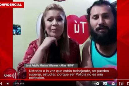 Captura de video de la clase virtual que dictó Claudia Garzón en compañía de 'Fito' a policías colombianos.