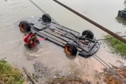 Vehículo en el que se trasladaban los ecuatorianos