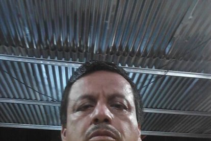 Leonardo Antonio Loor Farías, de 57 años,  comía en un muelle de la comuna Bajo Alto.