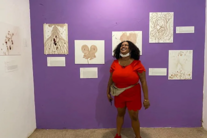 L'Orangelis Thomas en su muestra 'Cíclica'.