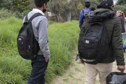 El padre de Jorge ha tenido que dejar de trabajar varios días para ir a ver a su hijo a la salida del colegio y protegerlo.