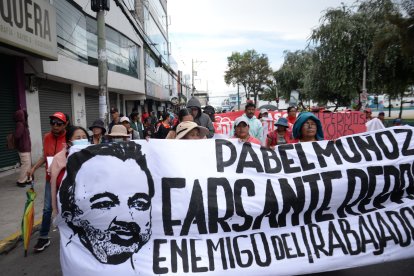 La Asociación de Trabajadores Autónomos (Asotrab) hizo una marcha de protesta en contra del cabildo.