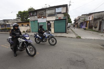 Este domingo 3 de marzo, policías rondaban en los alrededores de donde se produjo el crimen.